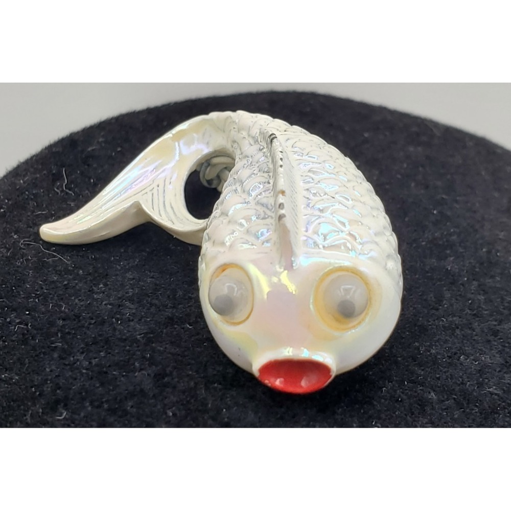 Vtg Gerry's Pearlized White Enameled Coi Whale Fish w Googlie Eyes Brooch Pin